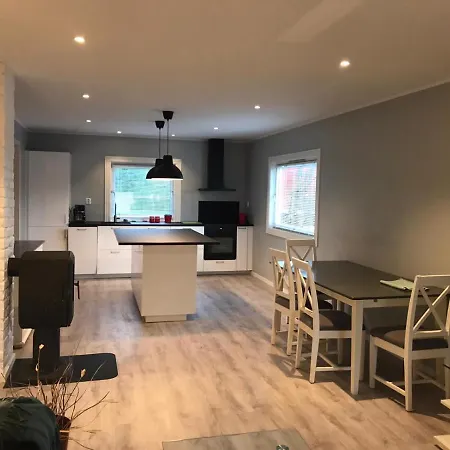 # 1 Mountain View With Free Street Parking Bergen